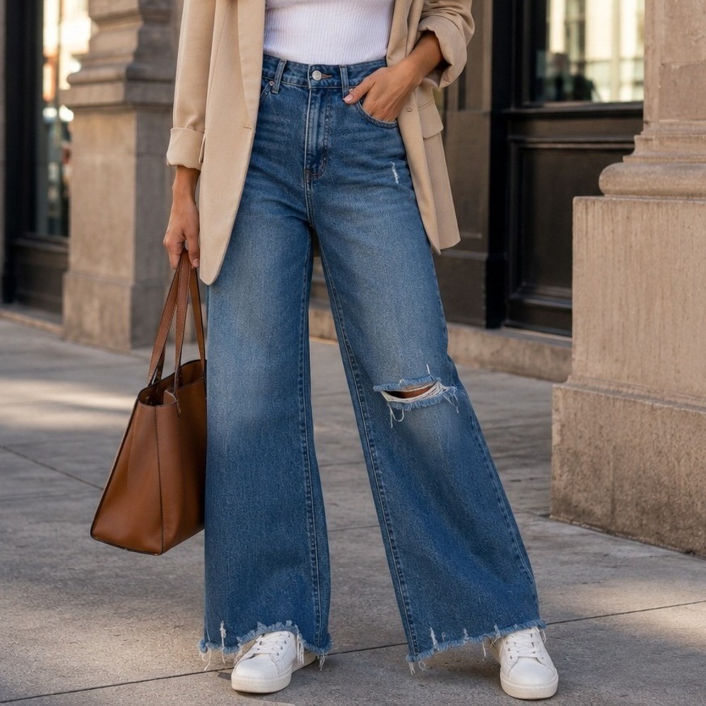 Express Super High Rise Wide Leg Jeans Size 6R Distressed Raw Hem Denim 90s